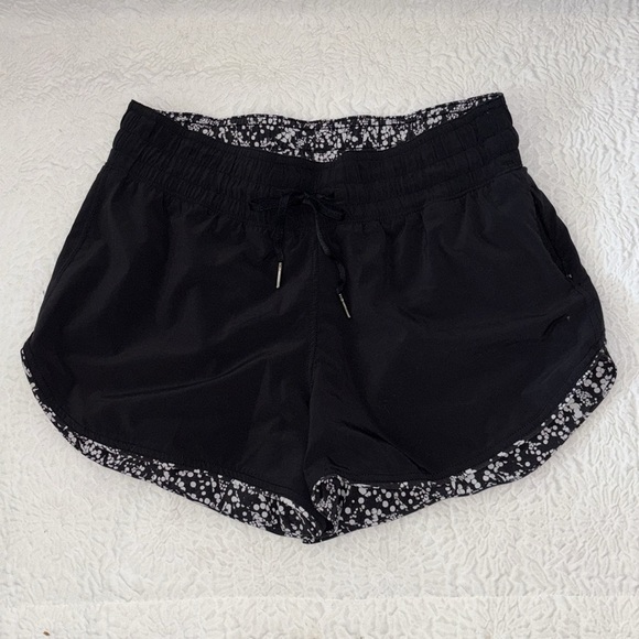 Lululemon Choose A Side Reversible Athletic Short - Picture 6 of 11